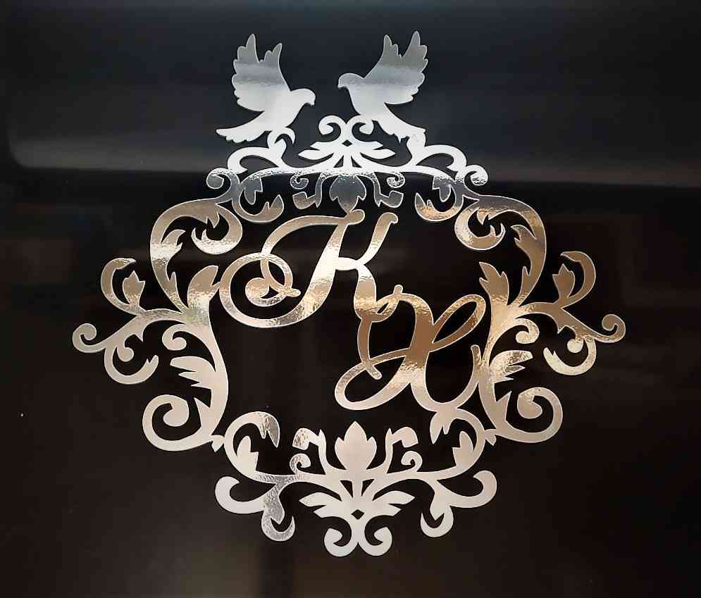 Монограма з ініціалами та голубами на весілля - Фото 2