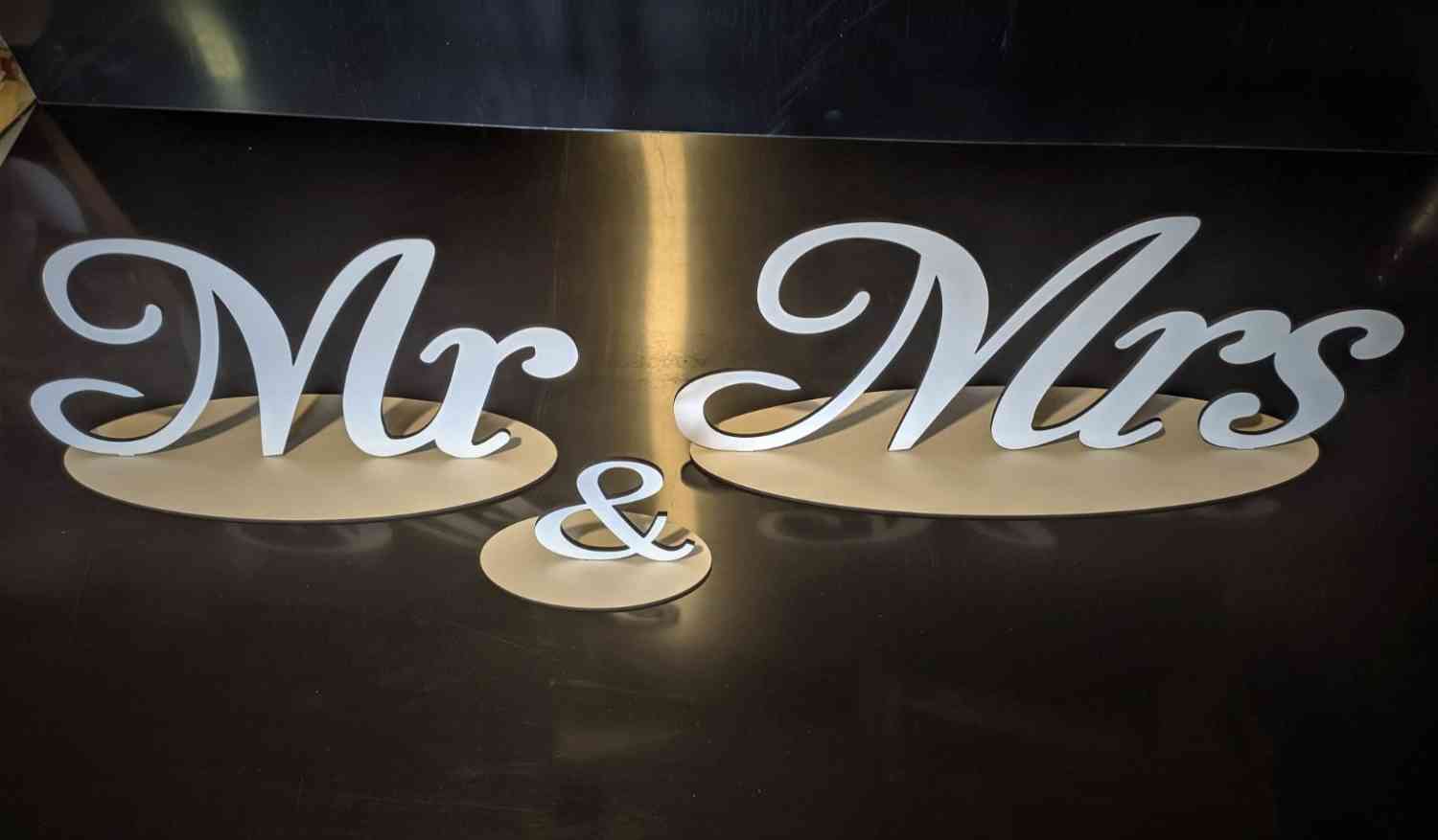 Mr & Mrs з підставкою на весільний стіл молодят. - Фото 6