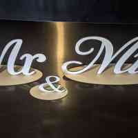 Mr & Mrs з підставкою на весільний стіл молодят. - Фото 6