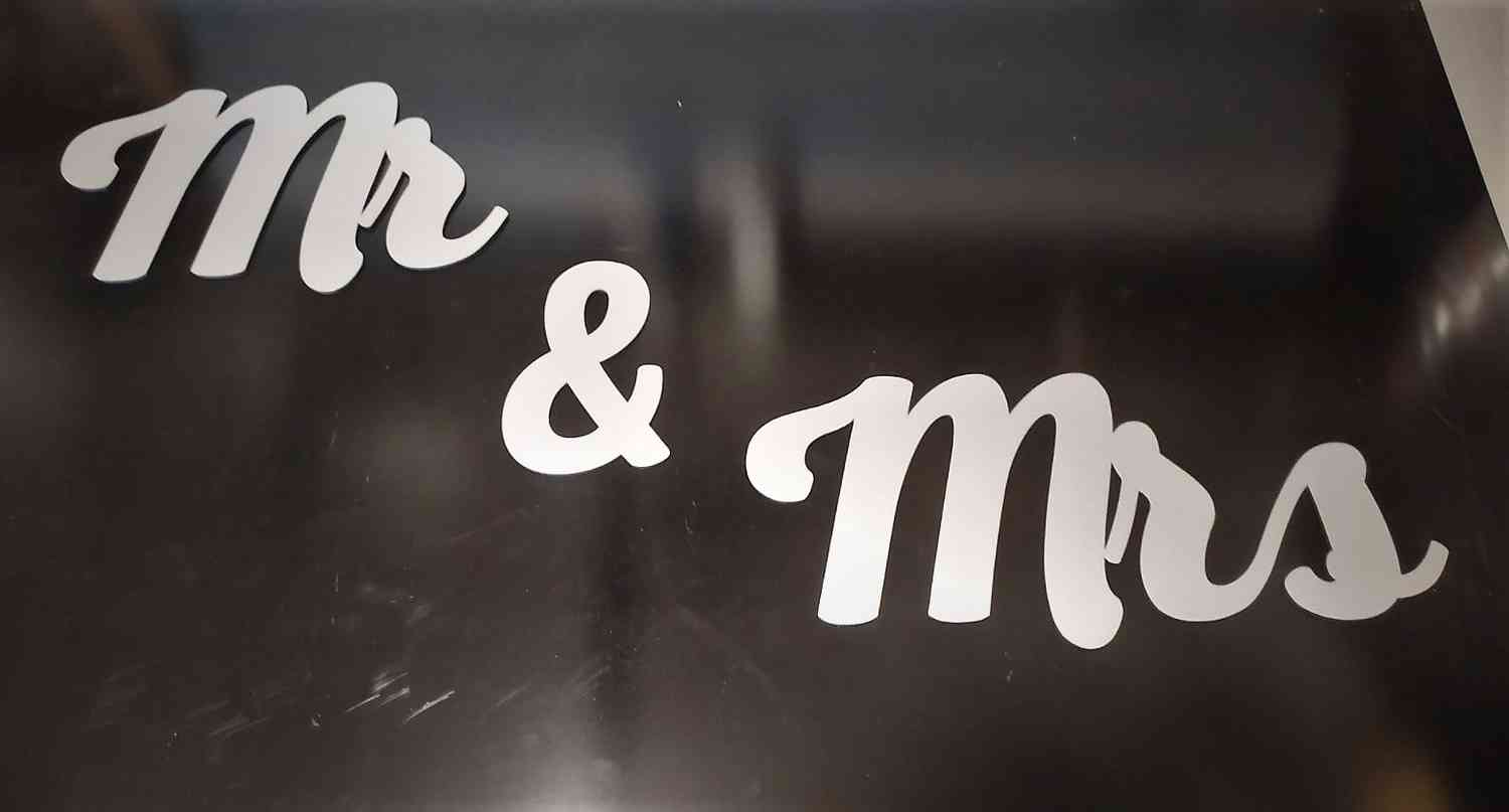 Mr & Mrs напис для фотозони на весілля - Фото 1