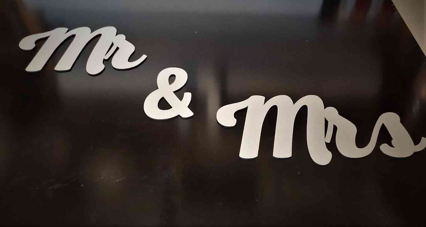 Mr & Mrs напис для фотозони на весілля - Фото 2