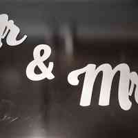 Mr & Mrs напис для фотозони на весілля - Фото 1
